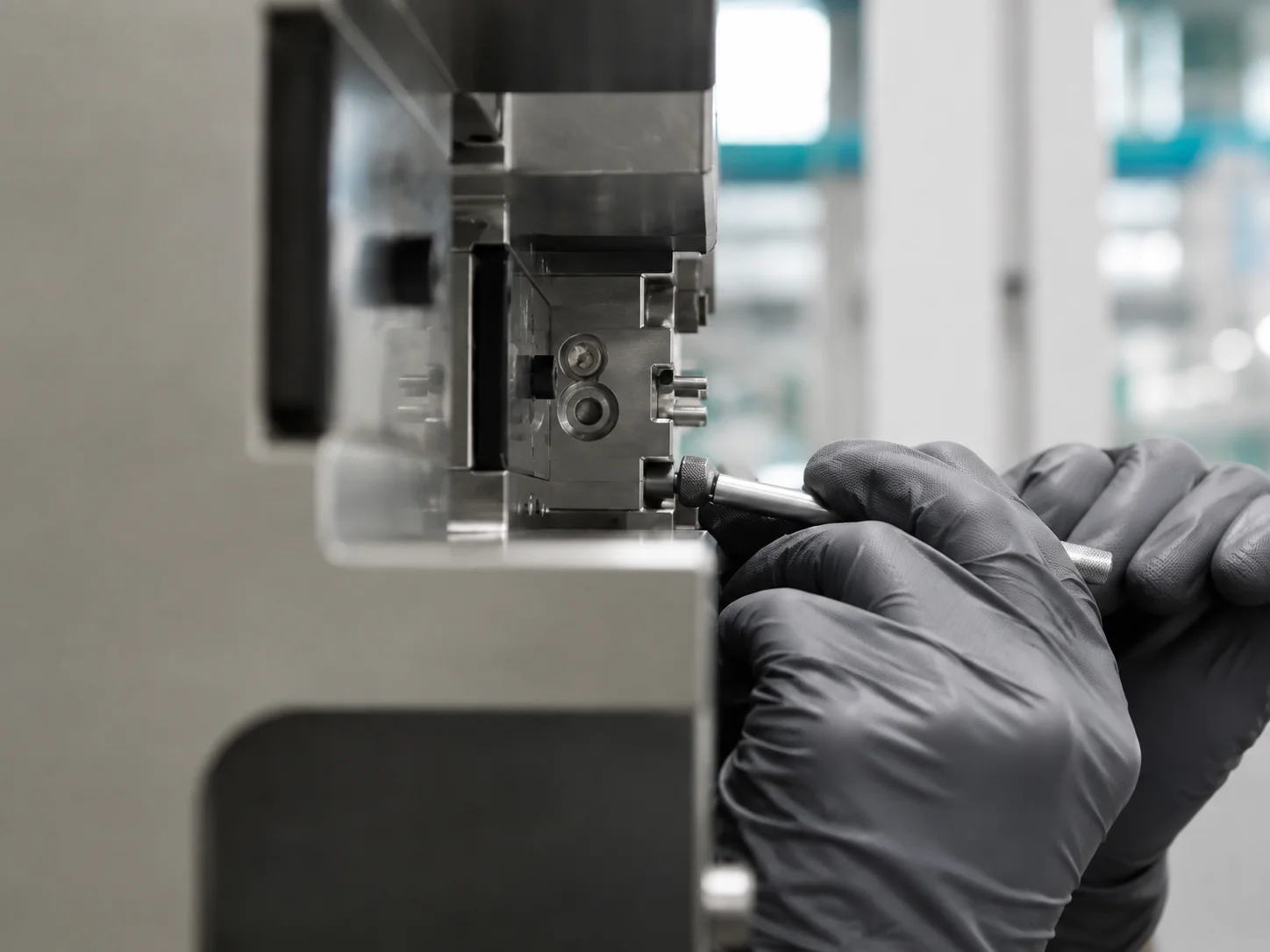 Multi-cavity injection mold half